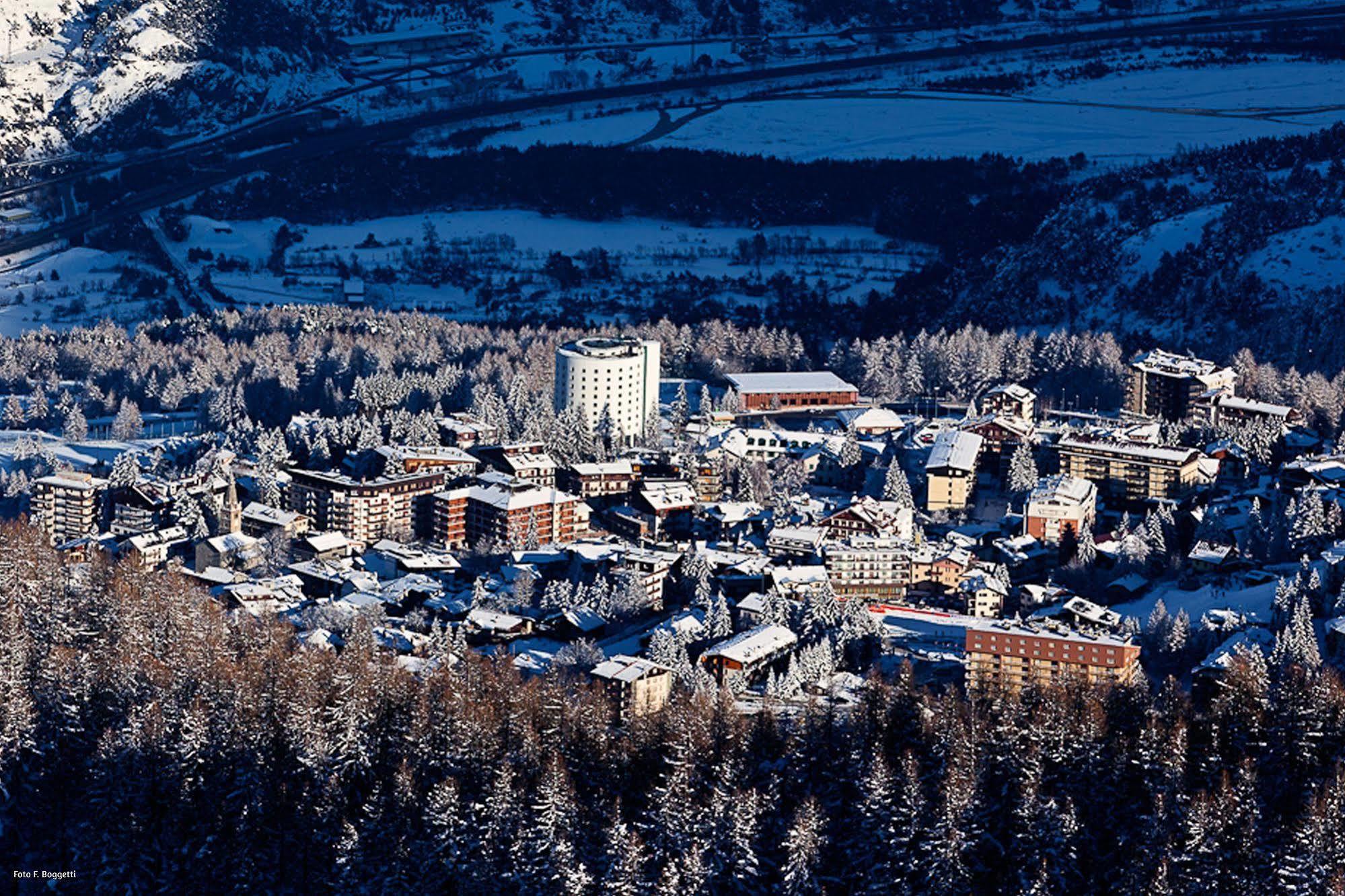 Hotel Sansicario Majestic Césane Extérieur photo