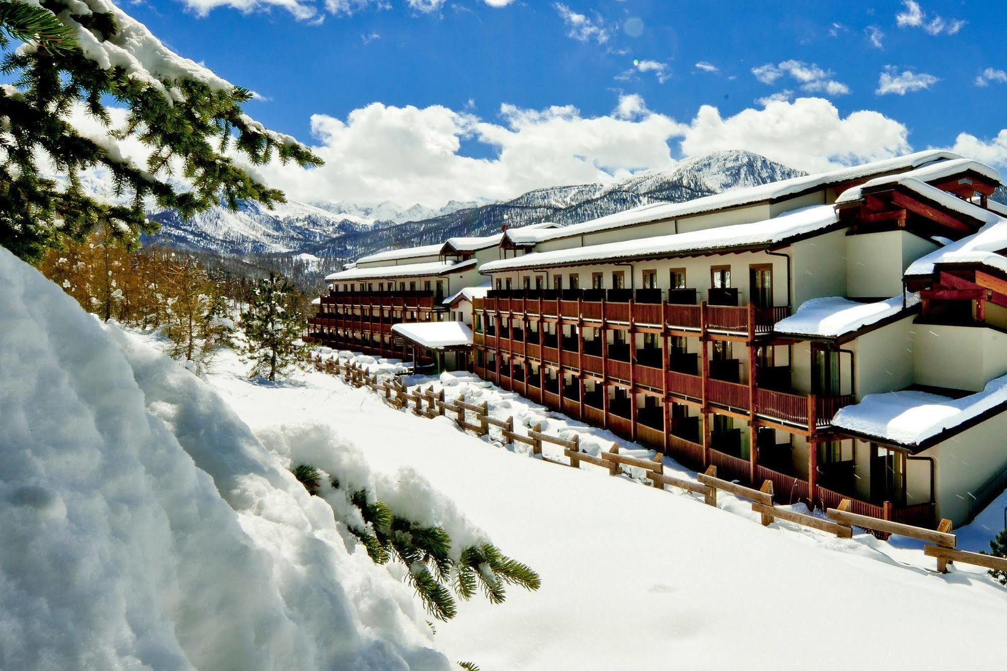 Hotel Sansicario Majestic Césane Extérieur photo